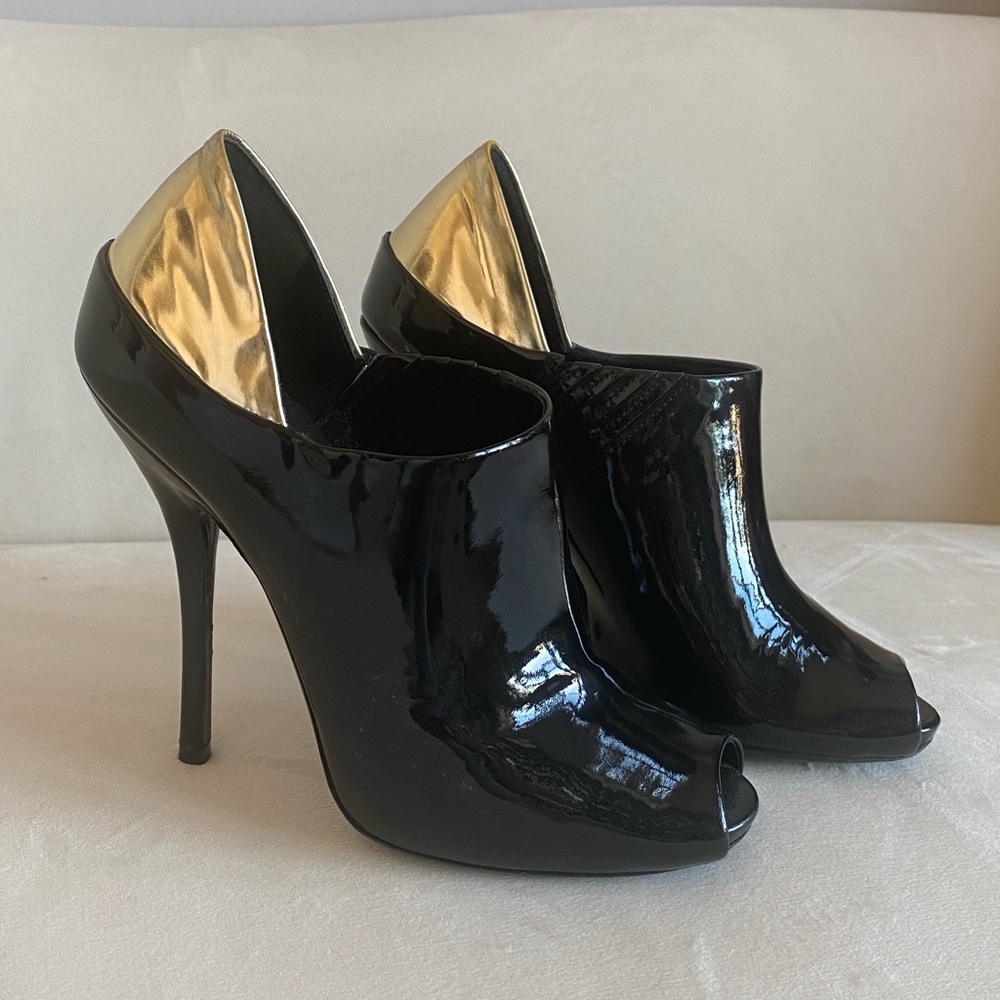 Gucci Peep Toe Booties Size 36